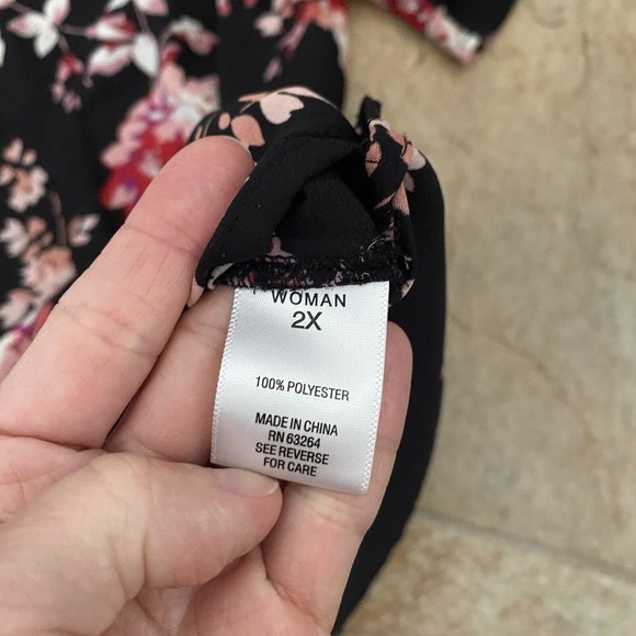 Roz & ALI Women’s Floral Blouse 2x Black/Pink - Picture 3 of 4